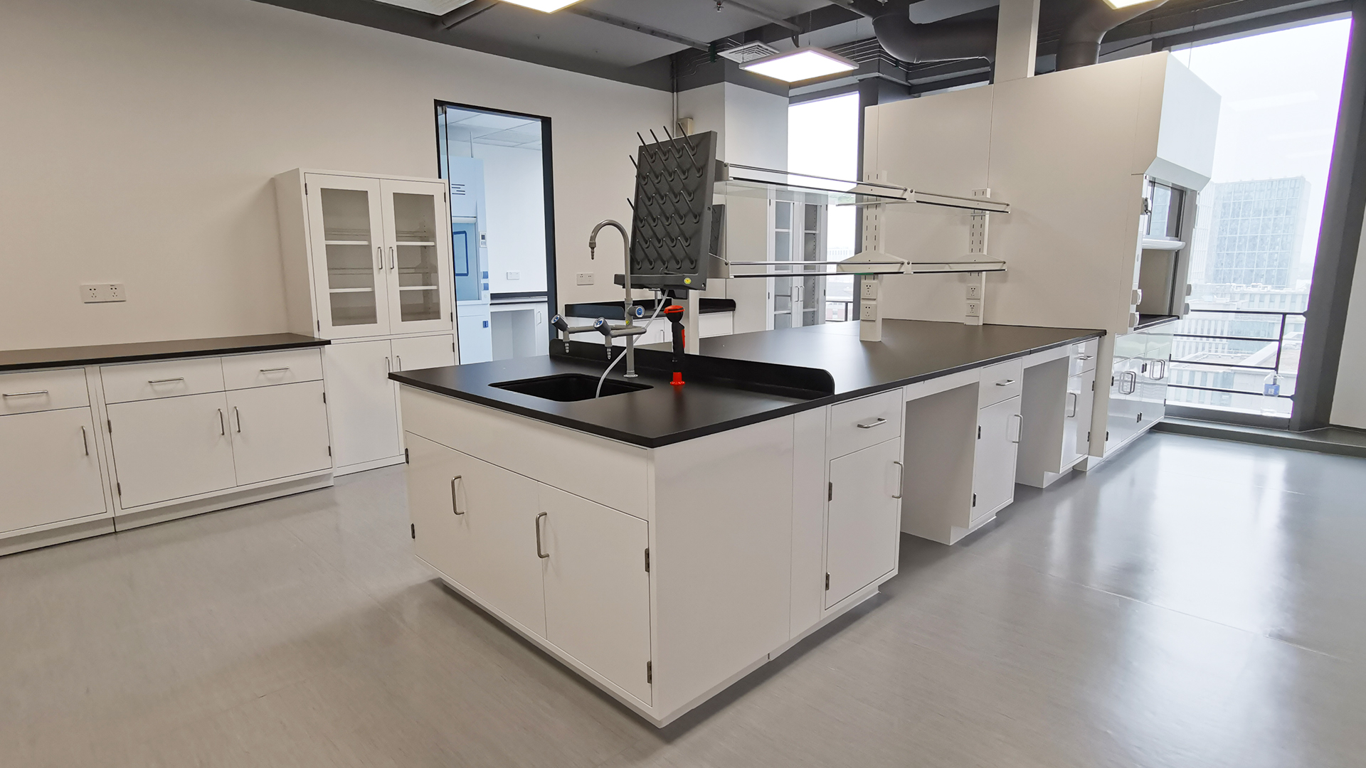 凈化車(chē)間恒溫恒濕的原理以及空調(diào)的選擇